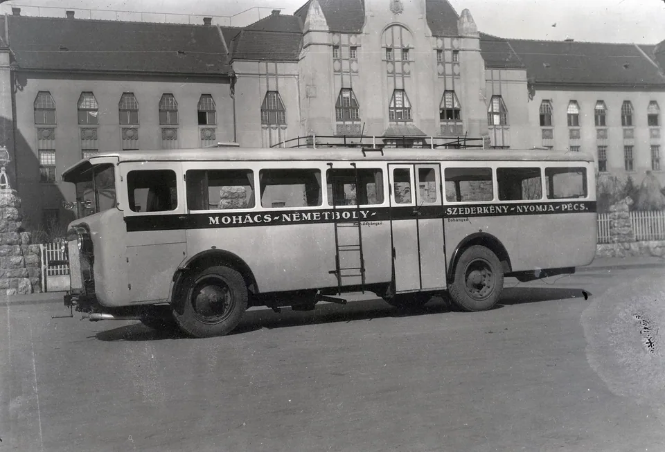 „A magyar vidék legnagyobb busza"