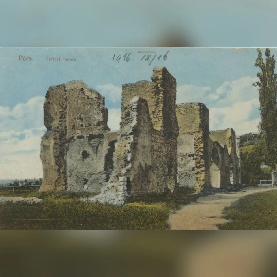 A tettyei romok 1916 körül, korabeli képeslapon