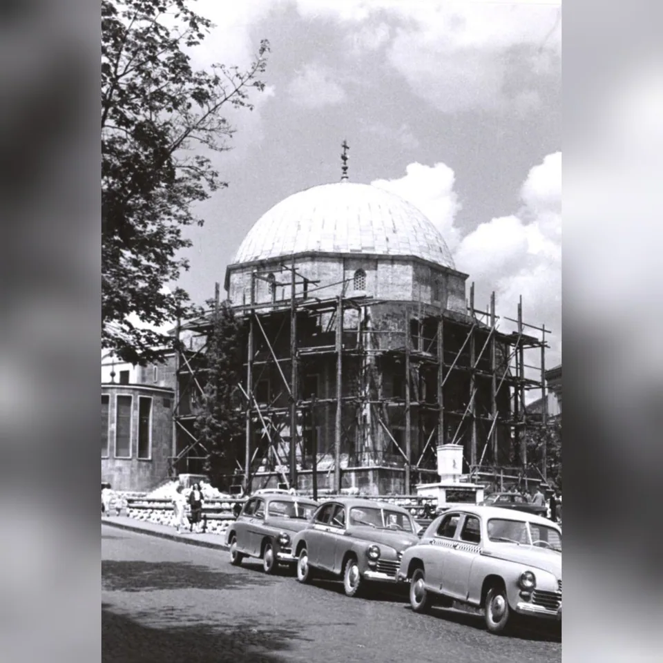 A felújítás alatt álló pécsi dzsámi 1959-ben