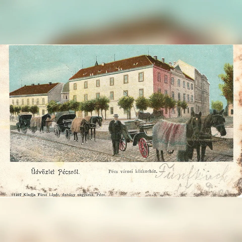 Jakováli Hasszán pasa dzsámija a pécsi közkórház épületének takarásában egy 1905-ben feladott képeslapon